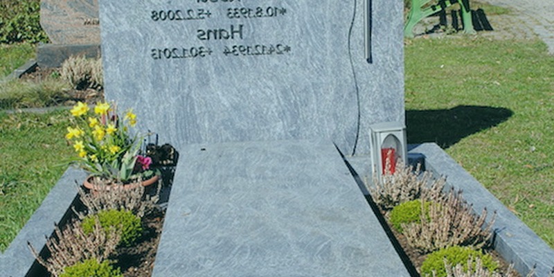 Mármoles de Huelva para panteones donde el recuerdo se vuelve eterno Mármoles de Huelva para panteones donde el recuerdo se vuelve eterno